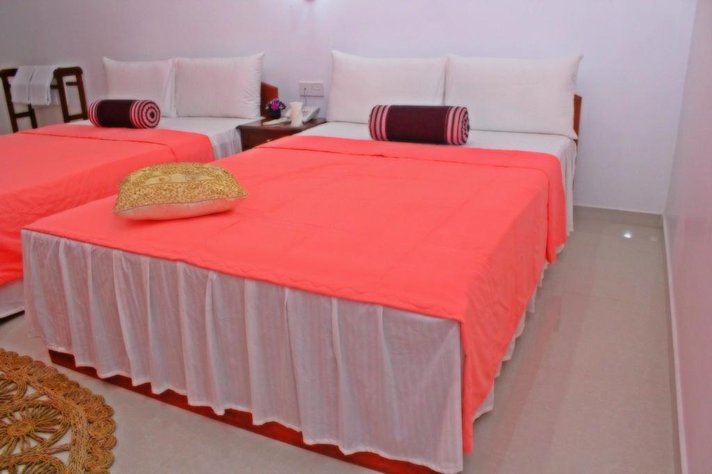 Yoho Toppass Breeze Hotel Nuwara Eliya Room photo